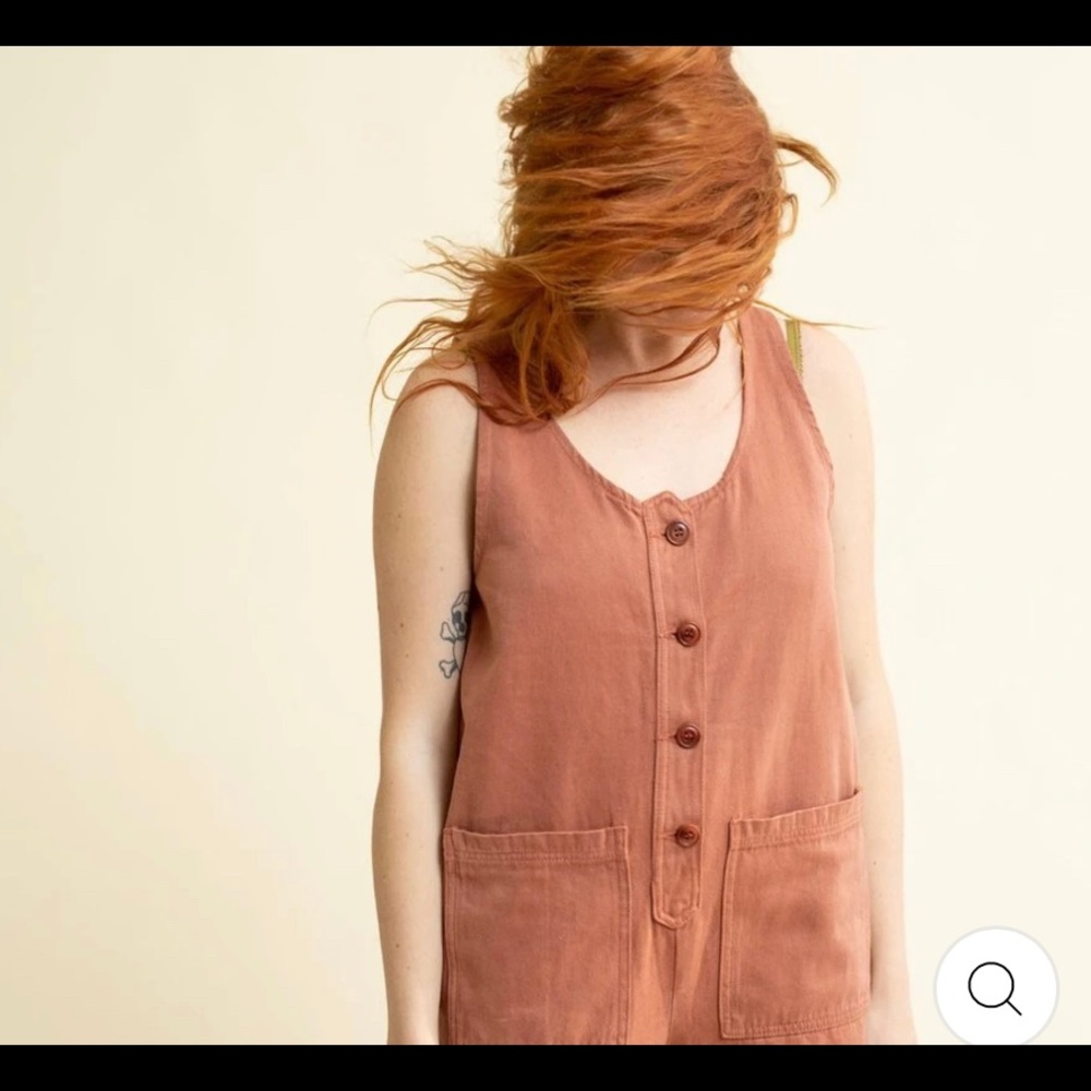 Button front jumper